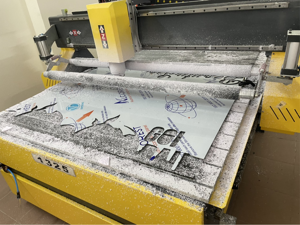 CẮT CHỮ CNC TRÊN ALU