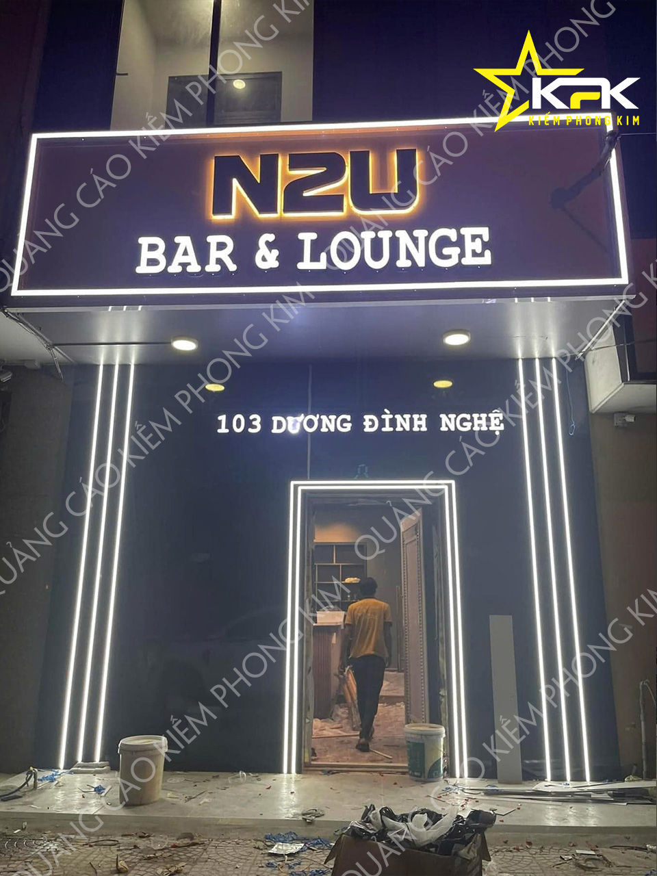 THI CÔNG MẶT DỰNG ALU, CHỮ NỎI SÁNG ĐÈN TẠI ĐÀ NẴNG