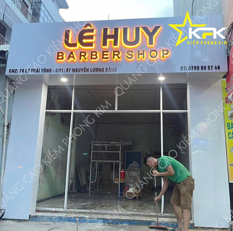 THI CÔNG ÓP TOÀN BỘ ALU VÀ CHỮ MICA SÁNG ĐÈN HẮT CHÂN