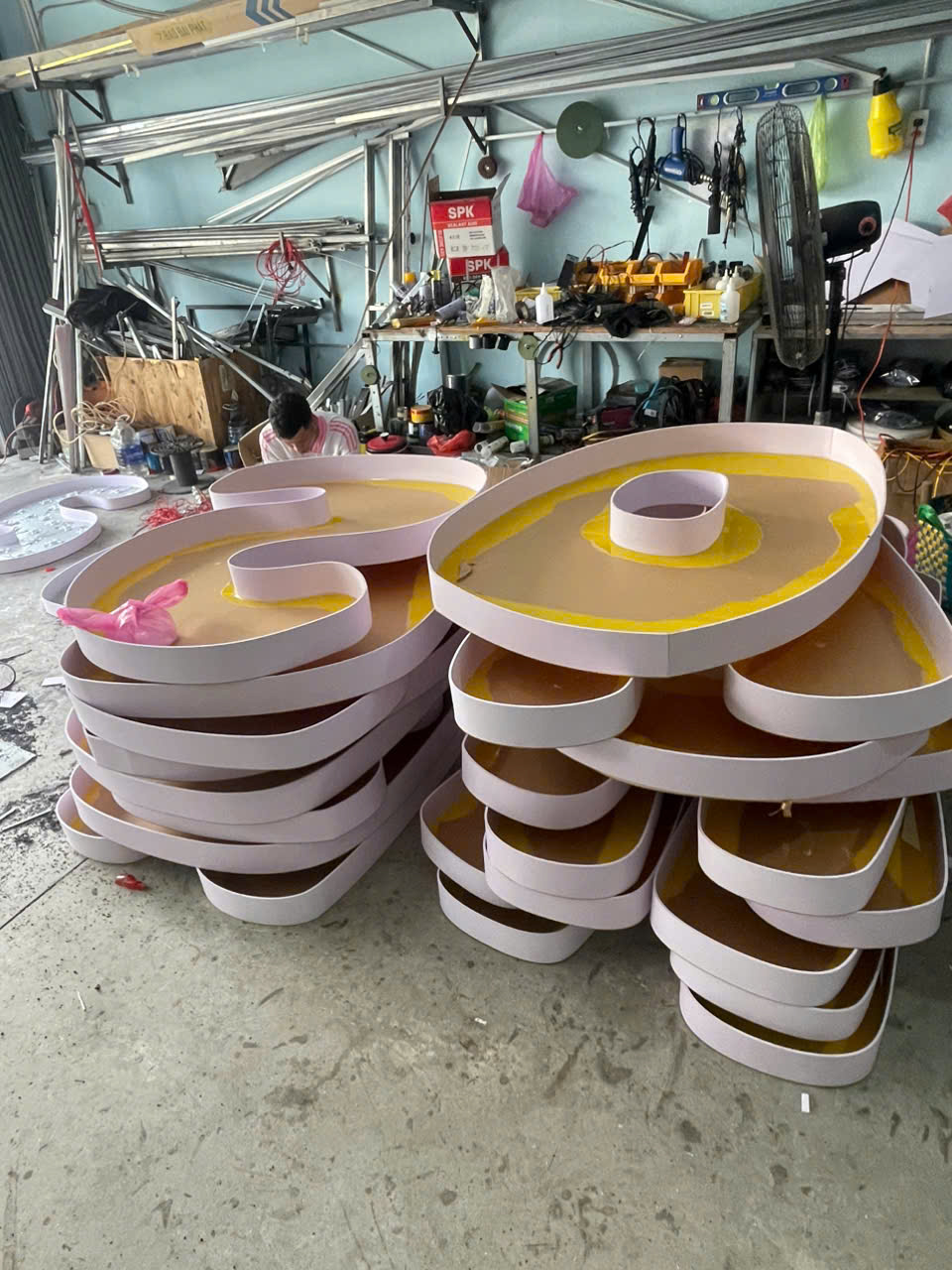 SẢN XUẤT MẶT CHỮ MICA, CHÂN FOMEX SÁNG ĐÈN TẠI ĐÀ NẴNG